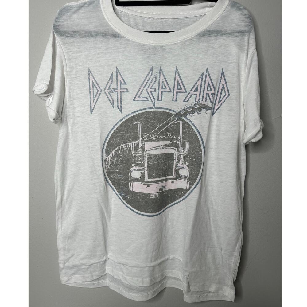 NWT Recycled Karma Def Leppard Semi Truck White T-Shirt Sz L